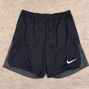 Nike Men's Black Athletic Shorts Standard Fit Large